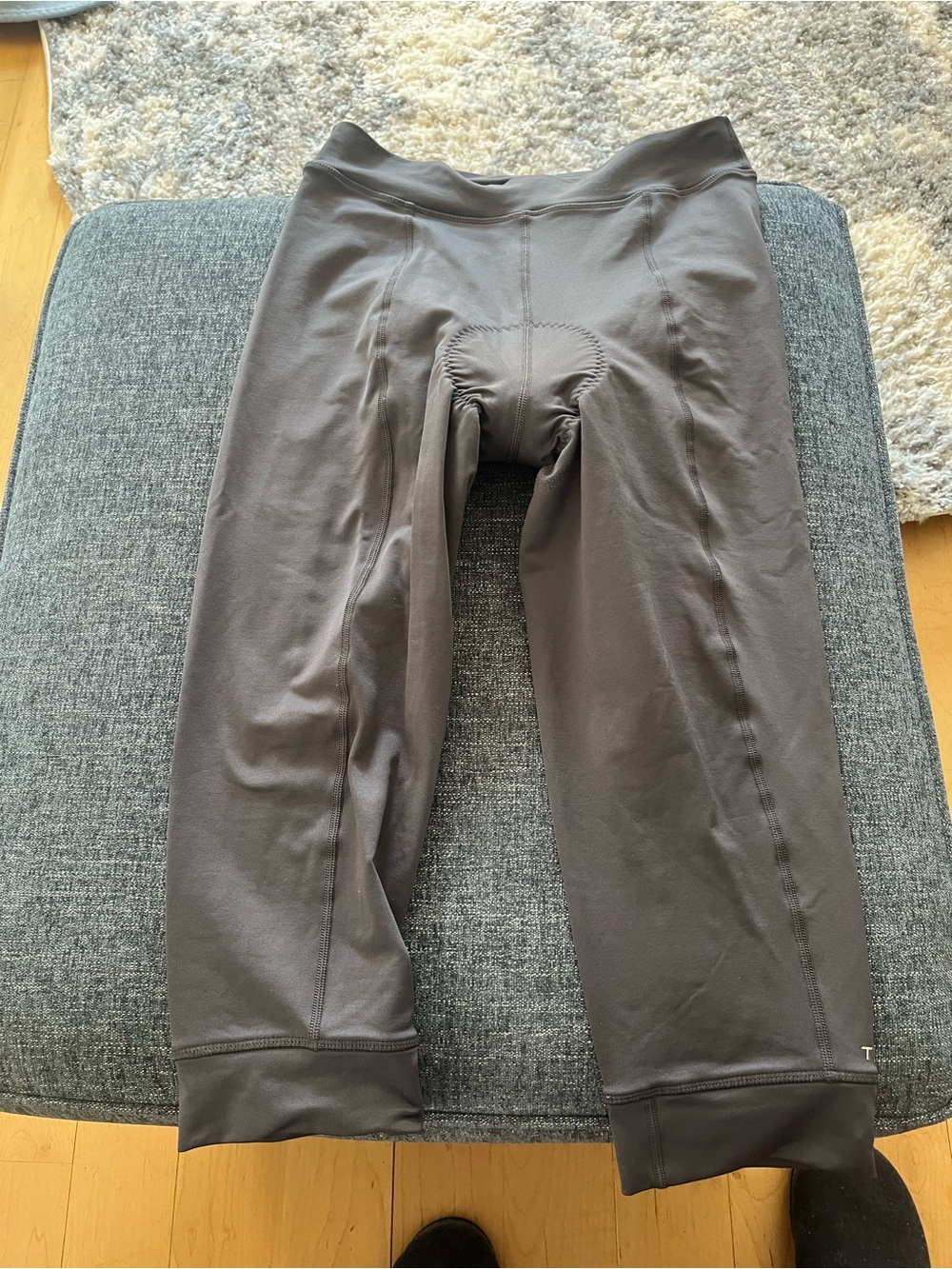 Women’s size large Terry padded bike capris. Great condition.